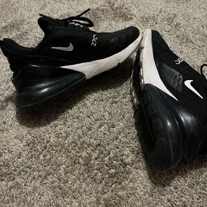 Women’s Nike Air Max 270 Size 6